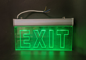 علامة خروج طوارئ الحريق ، علامة خروج LED ، ضوء أخضر فاتح للسلامة في حالات الطوارئ مع لوحة شفافة أو ملصق PVC